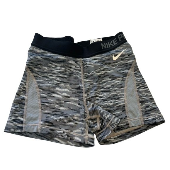 Nike pros women’s running shorts in black and white print , size small - Picture 1 of 5